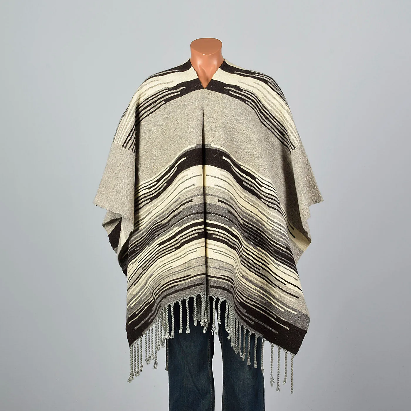 1970s Mens Mexican Wool Blanket Poncho