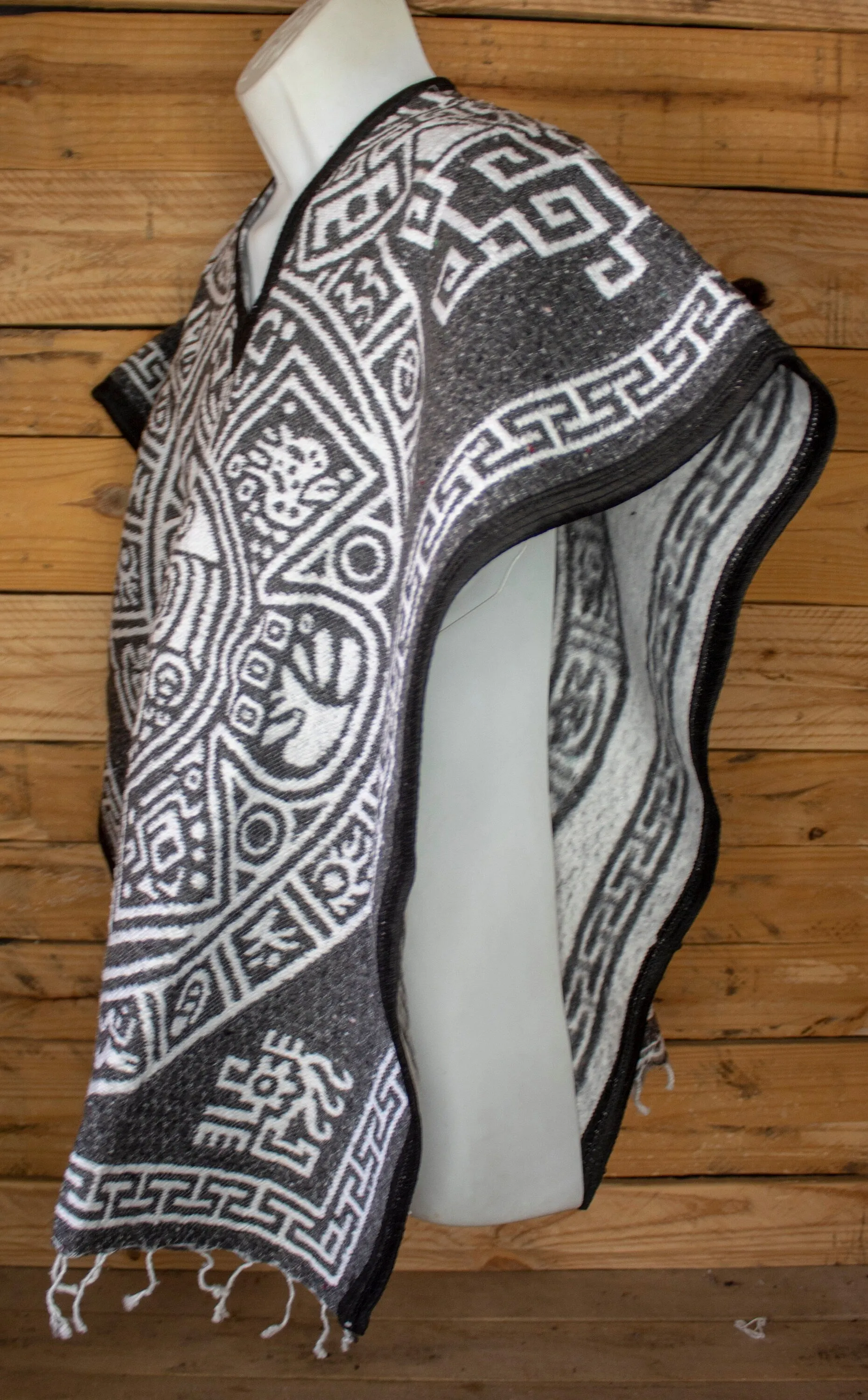 CHILDRENS YOUTH kids AZTEC Calendar Sol Azteca 2 sided reversible Mexican Poncho rebozo gaban Zarape
