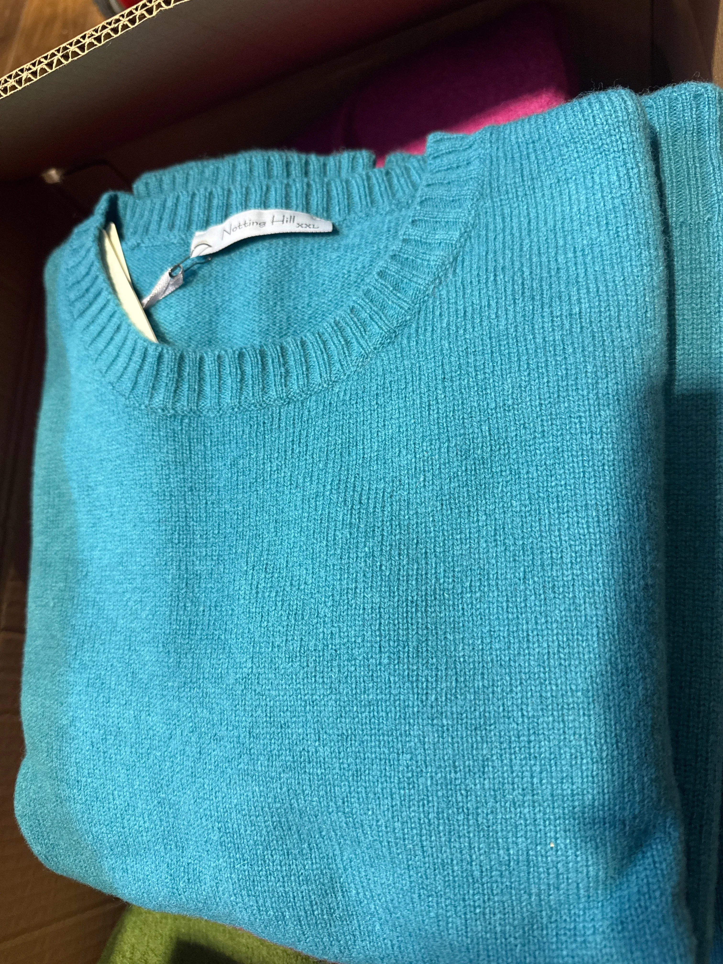 CREW NECK PULLOVER WITH RIB TRIMS