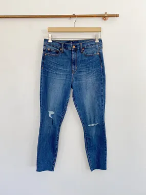 GAP Distressed the Legging Jeans size 29
