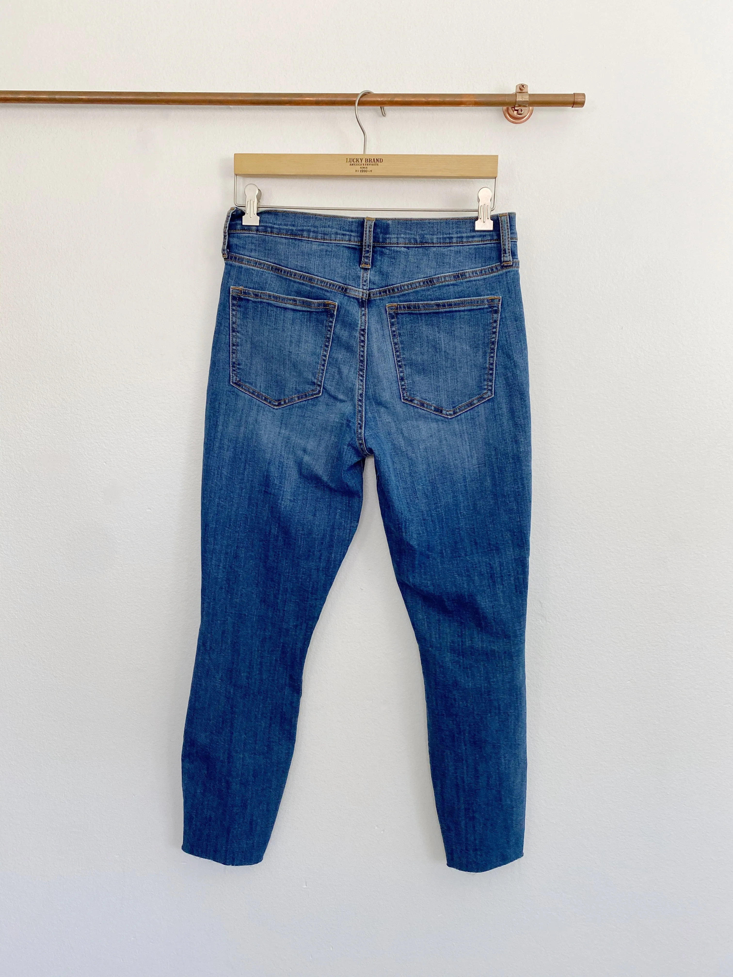 GAP Distressed the Legging Jeans size 29