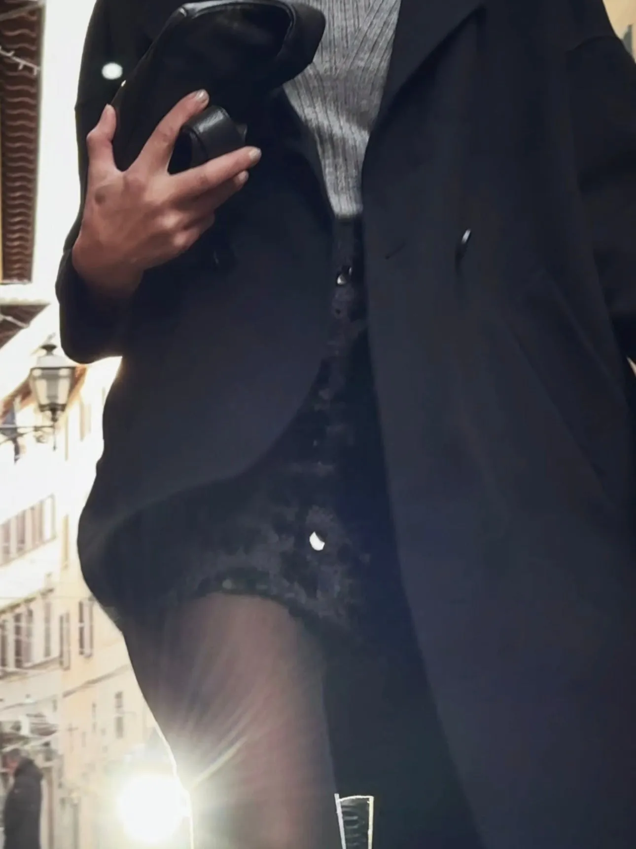 SHORT SKIRT WITH SEQUINS - BLACK