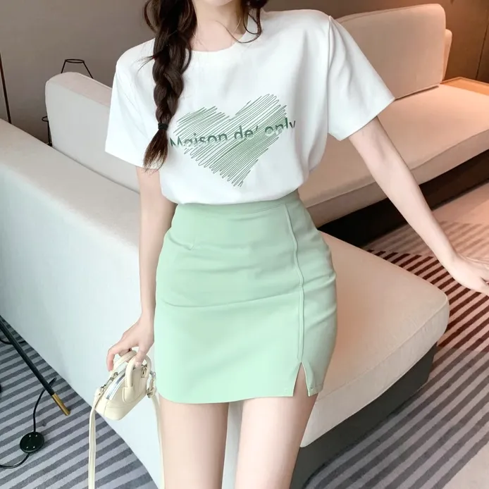 Short-Sleeved Printed T-Shirt Slit Slim Skirt Set