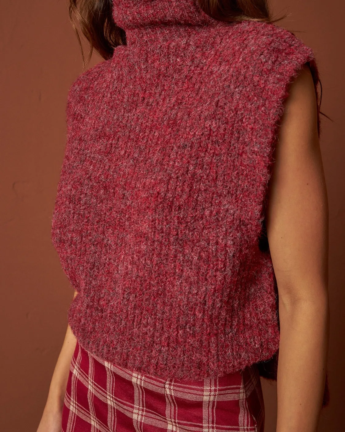 Turtle Neck Knitted Vest
