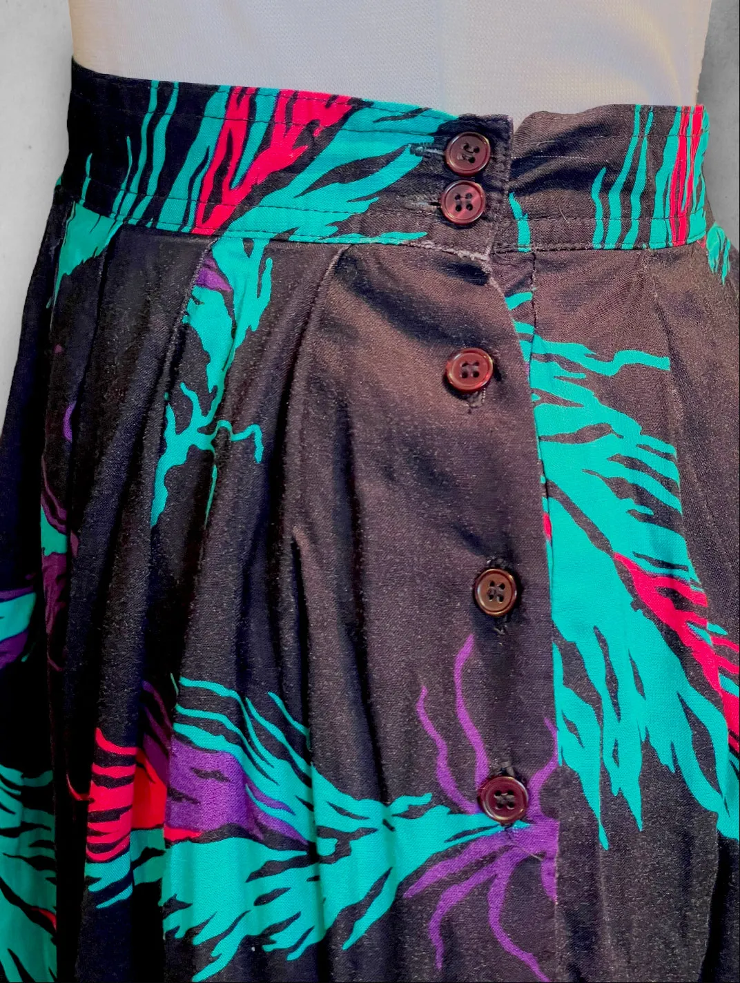 Vintage 1980’s Long Black, Teal Blue, Magenta Pink & Purple Feather Pattern Pocket Skirt